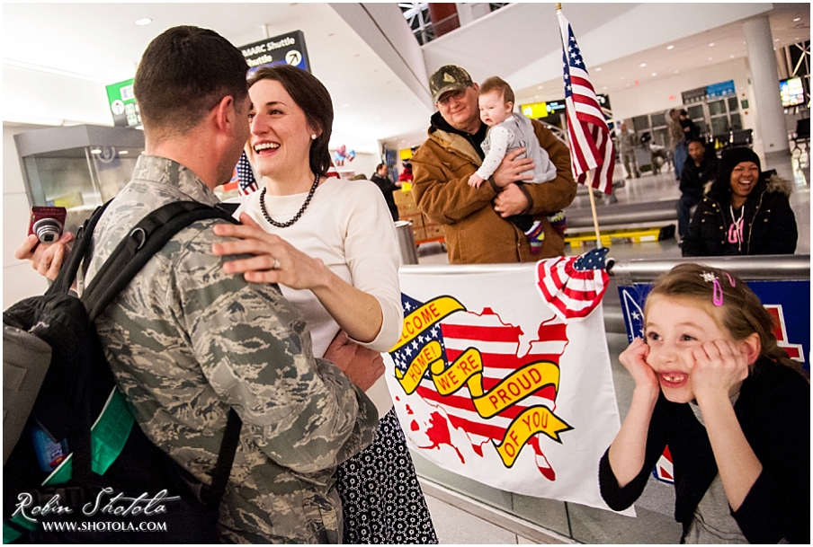 Welcome Home Daddy! #airport #baltimore #BWI #deployment #homecoming #maryland #military #militaryhomecoming #operationwelcomehome #OWHMD #photographer #Soliders #troops #USMilitary #volunteer #WelcomeHome