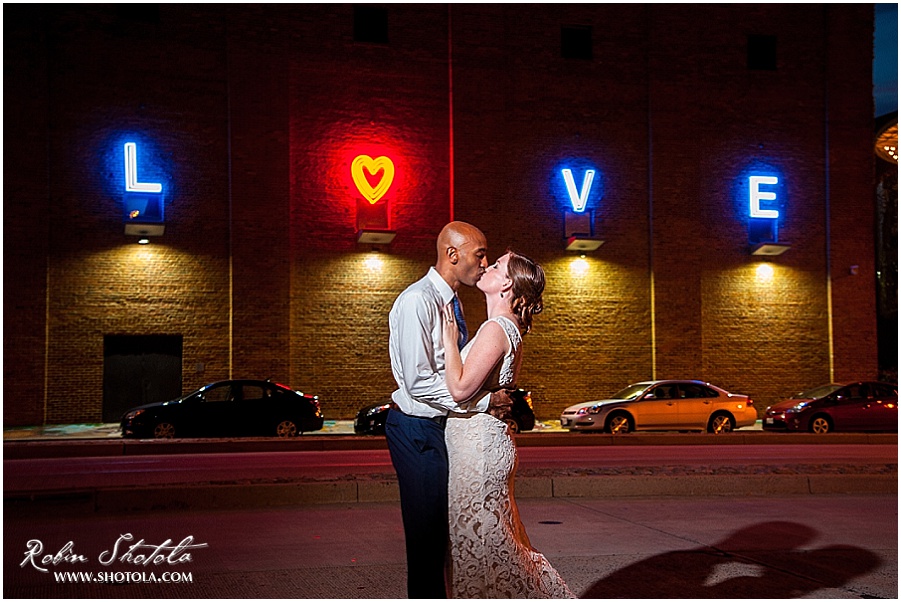 American Visionary Art Museum, Baltimore Maryland Wedding: Carly and Michael #CityWedding #OutdoorCeremony #AmericanVisionaryArtMuseumWedding #BaltimoreMarylandWedding #Photojournalist